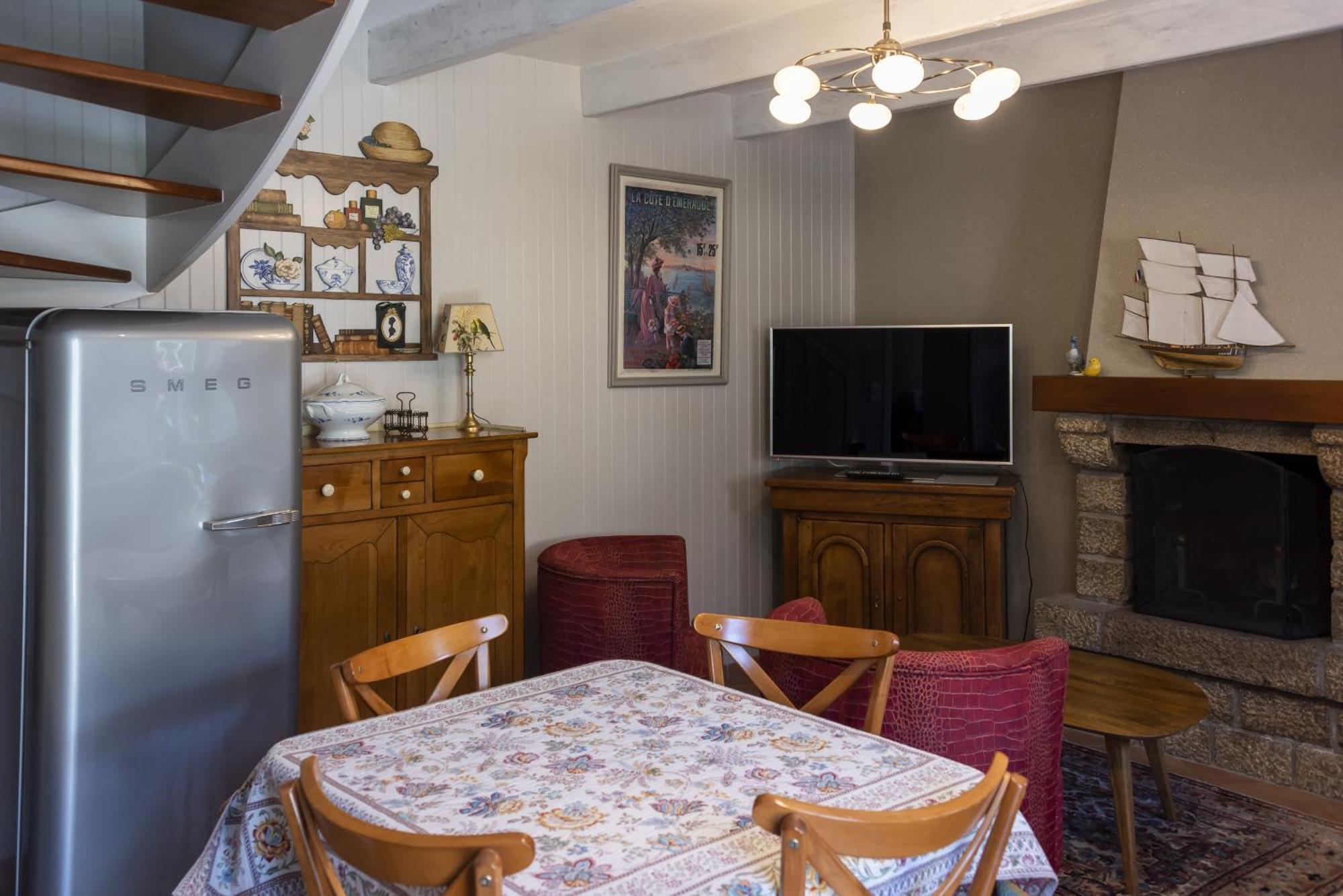 Hostellerie De La Motte Jean Saint-Coulomb Εξωτερικό φωτογραφία