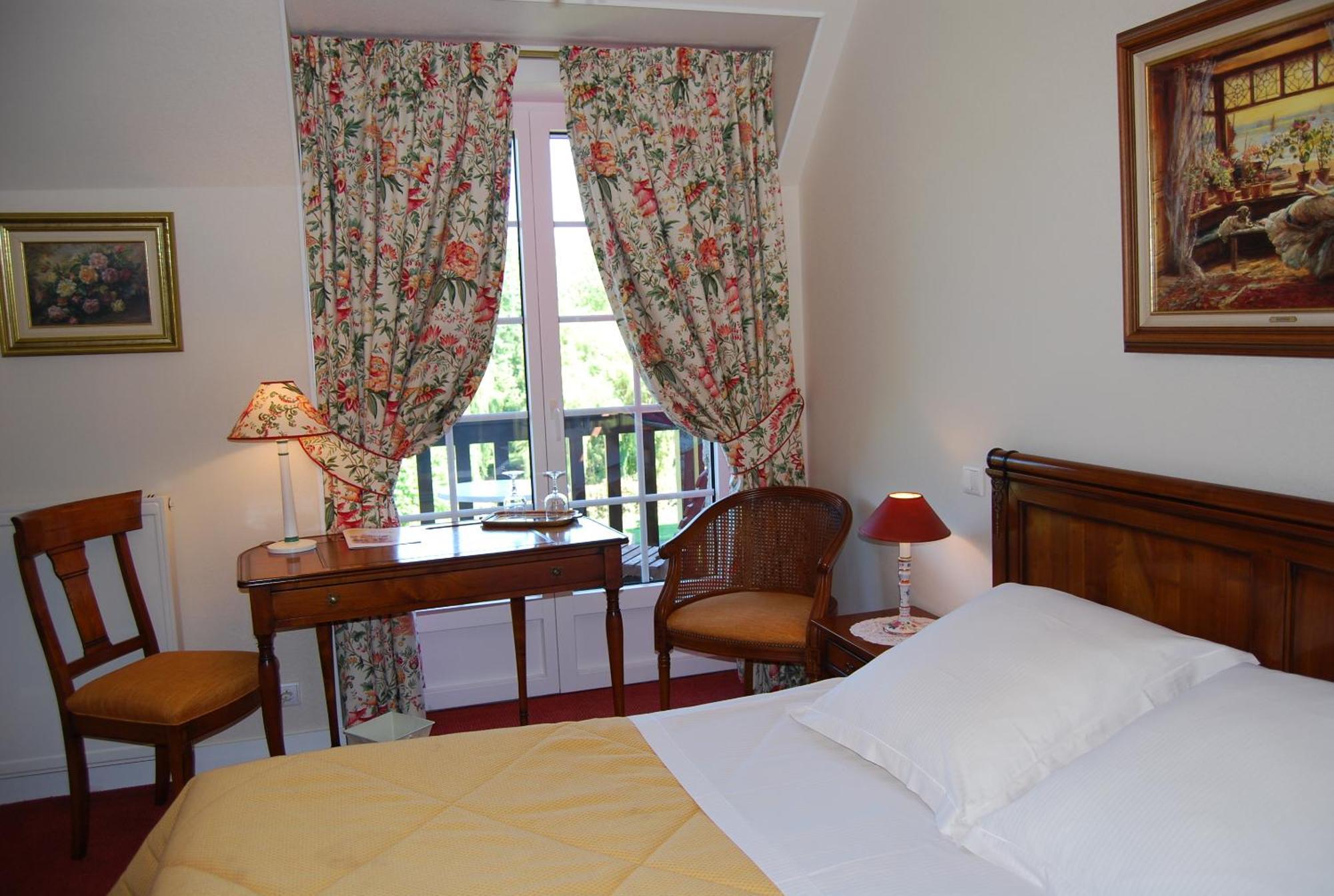 Hostellerie De La Motte Jean Saint-Coulomb Εξωτερικό φωτογραφία