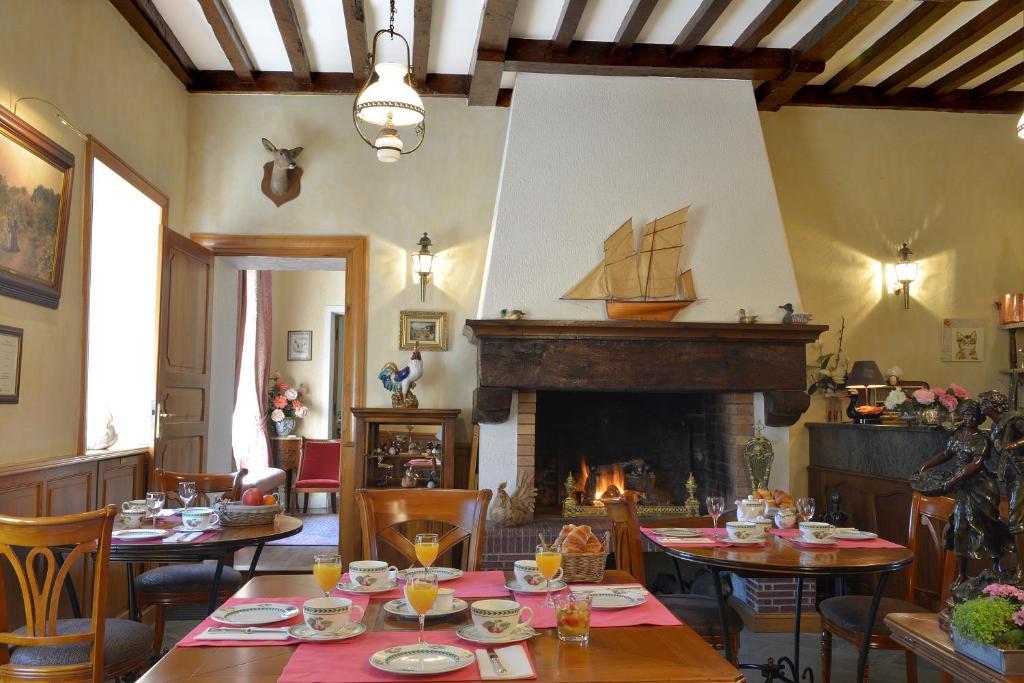 Hostellerie De La Motte Jean Saint-Coulomb Εξωτερικό φωτογραφία